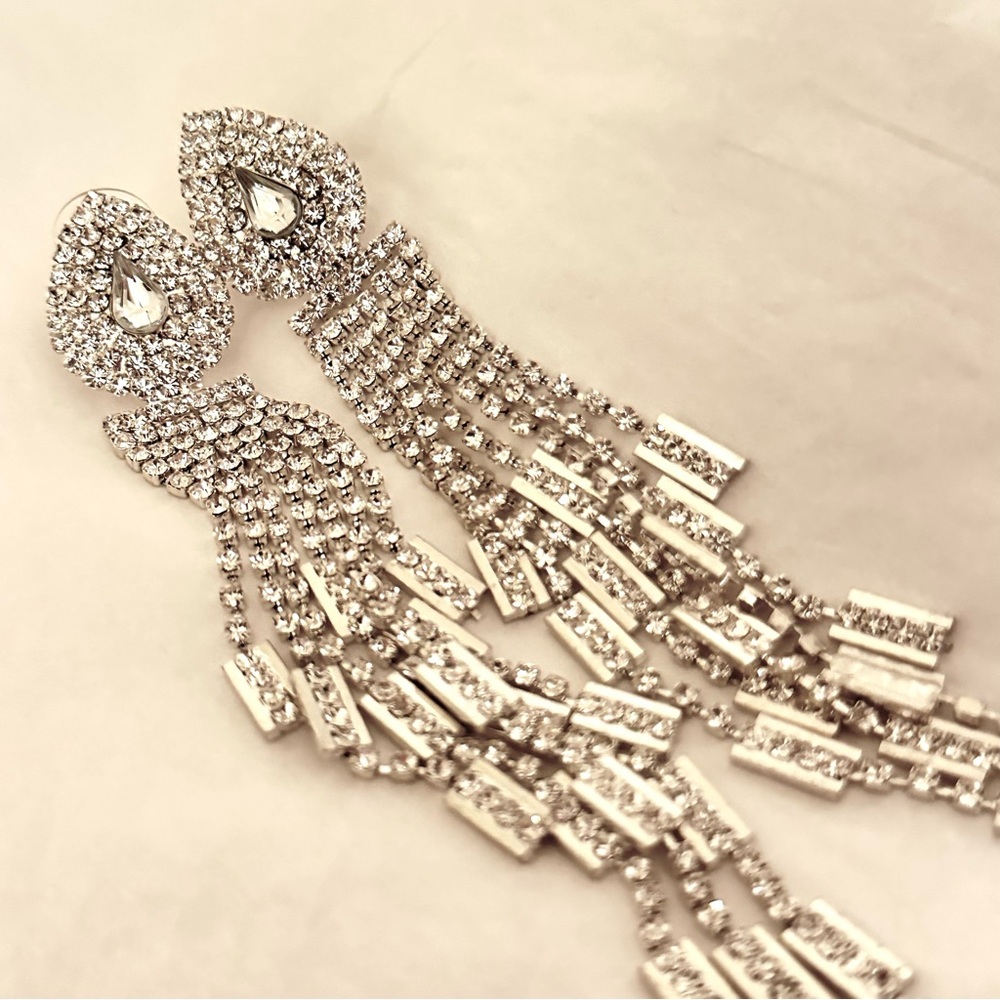 Dazzling Silver and Shimmering Rhinestone Dangle Earrings - Picture 4 of 10